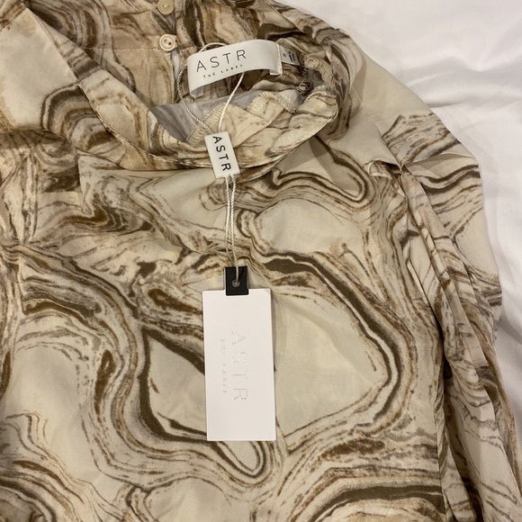 New with tags Astr size small blouse - Picture 2 of 2
